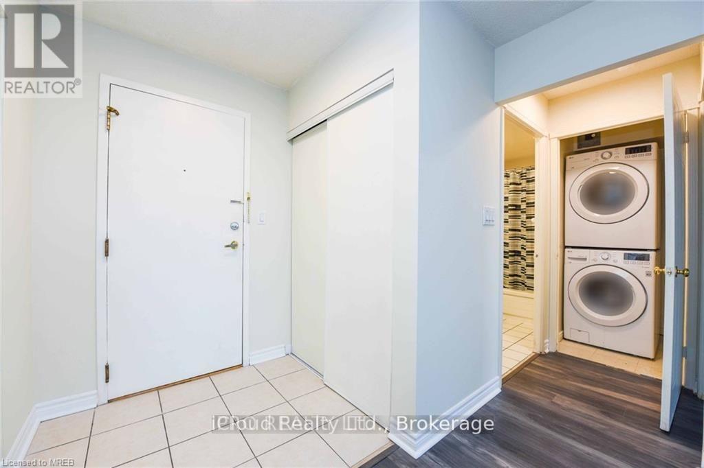 1706 - 135 Hillcrest Avenue, Mississauga (Cooksville), Ontario  L5B 4B1 - Photo 11 - W12858578