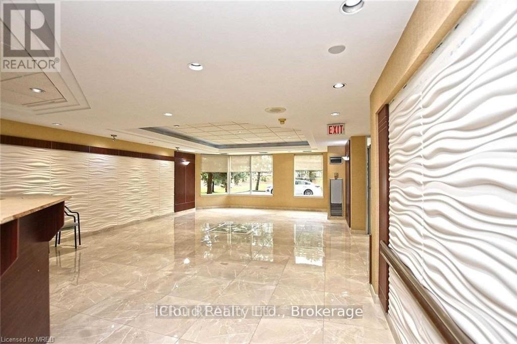 1706 - 135 Hillcrest Avenue, Mississauga (Cooksville), Ontario  L5B 4B1 - Photo 5 - W12858578