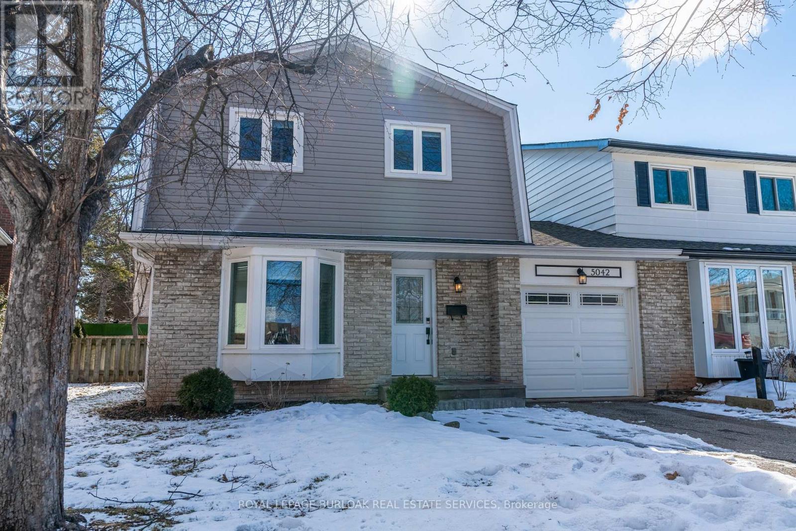 5042 Brady Avenue, Burlington (Appleby), Ontario  L7L 3X6 - Photo 2 - W12861420