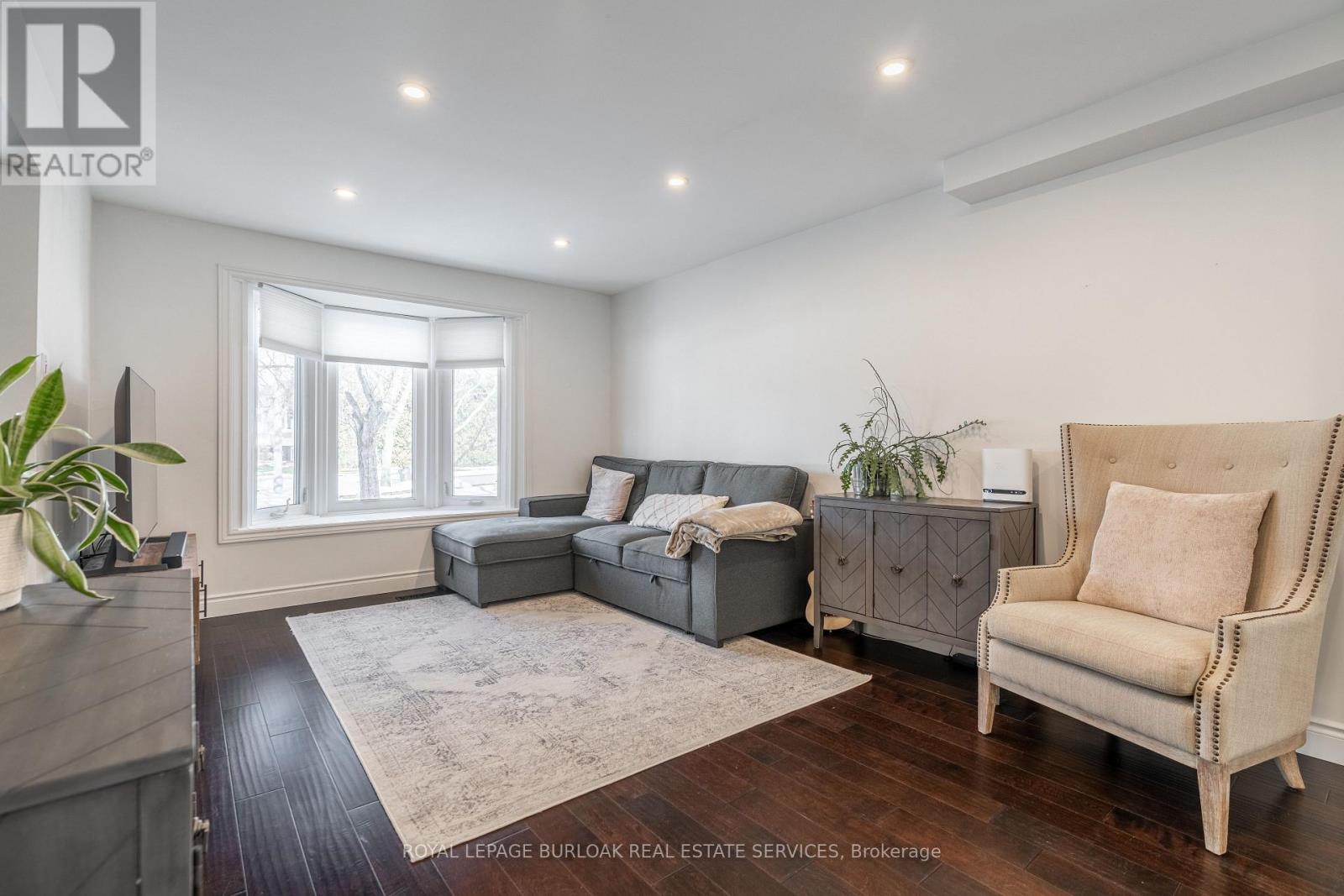 5042 Brady Avenue, Burlington (Appleby), Ontario  L7L 3X6 - Photo 4 - W12861420