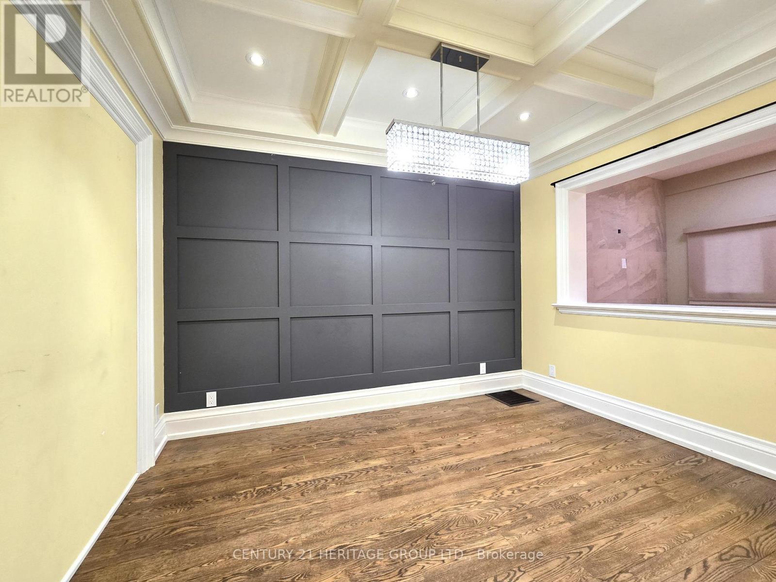 46 Mahoney Avenue, Toronto (Mount Dennis), Ontario  M6M 2H4 - Photo 13 - W12861440