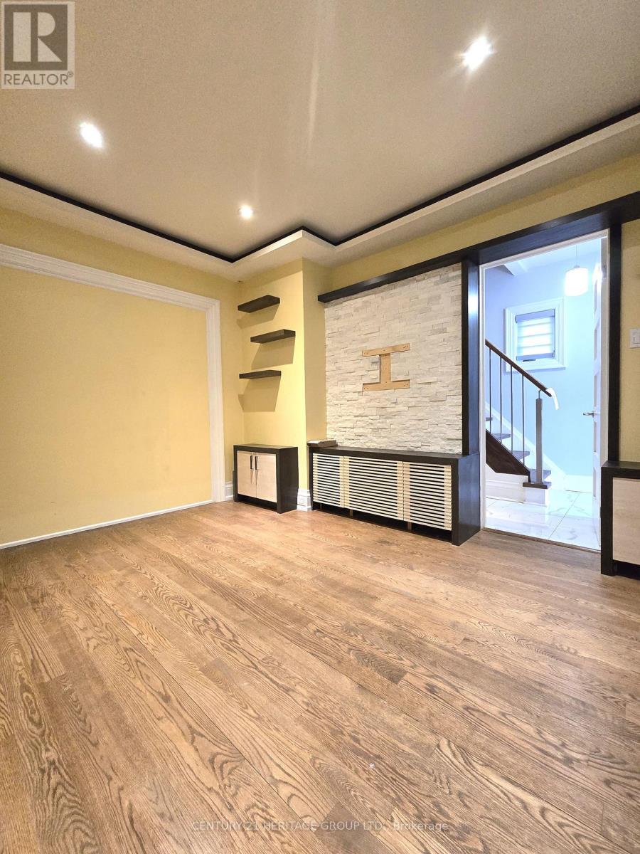 46 Mahoney Avenue, Toronto (Mount Dennis), Ontario  M6M 2H4 - Photo 16 - W12861440