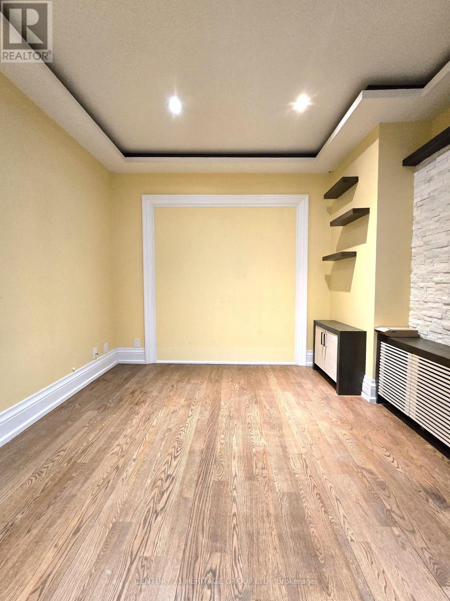 46 Mahoney Avenue, Toronto (Mount Dennis), Ontario  M6M 2H4 - Photo 17 - W12861440