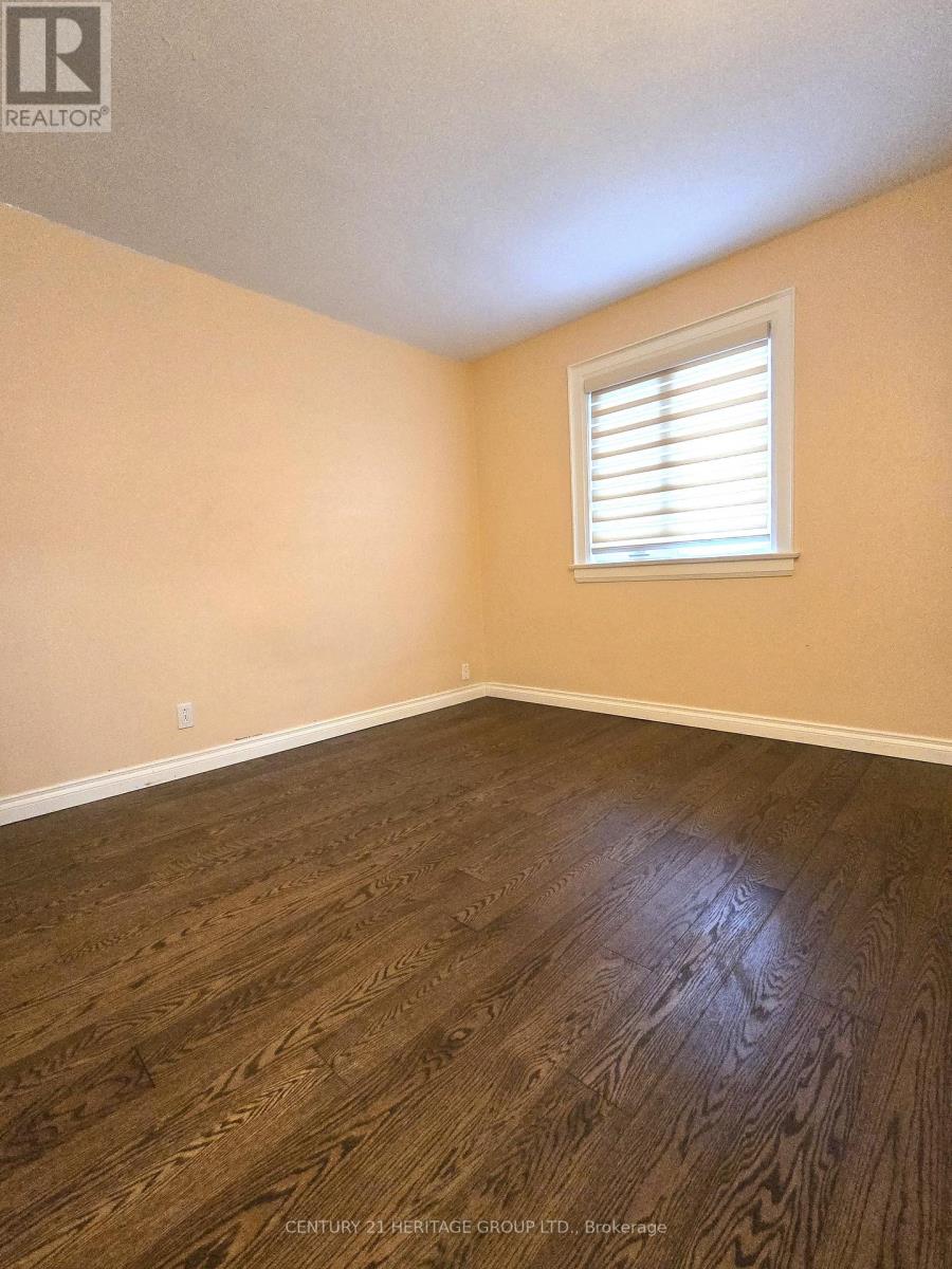 46 Mahoney Avenue, Toronto (Mount Dennis), Ontario  M6M 2H4 - Photo 19 - W12861440