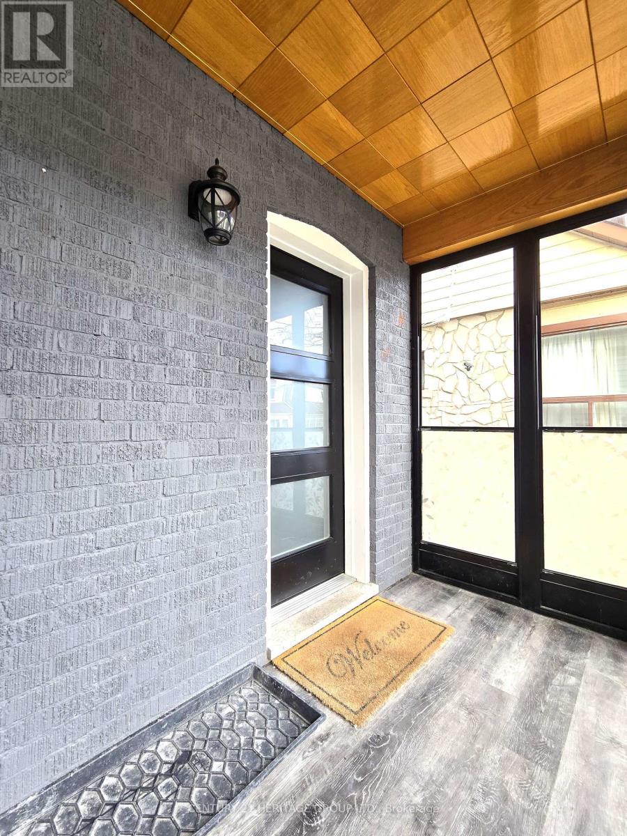 46 Mahoney Avenue, Toronto (Mount Dennis), Ontario  M6M 2H4 - Photo 2 - W12861440