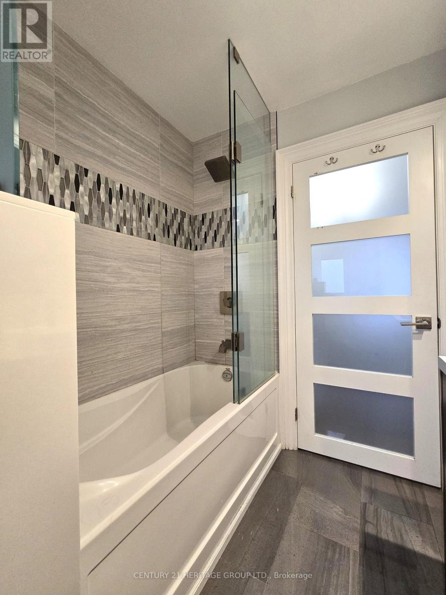 46 Mahoney Avenue, Toronto (Mount Dennis), Ontario  M6M 2H4 - Photo 23 - W12861440