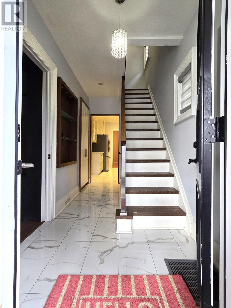 46 Mahoney Avenue, Toronto (Mount Dennis), Ontario  M6M 2H4 - Photo 3 - W12861440