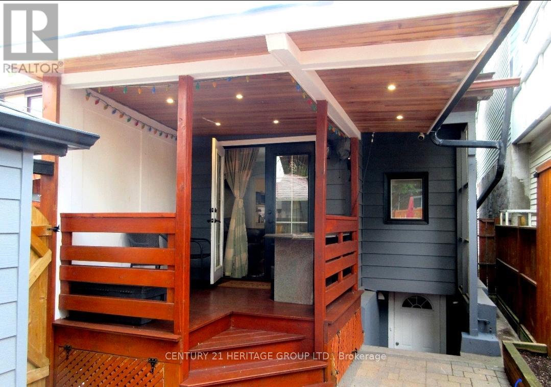 46 Mahoney Avenue, Toronto (Mount Dennis), Ontario  M6M 2H4 - Photo 7 - W12861440