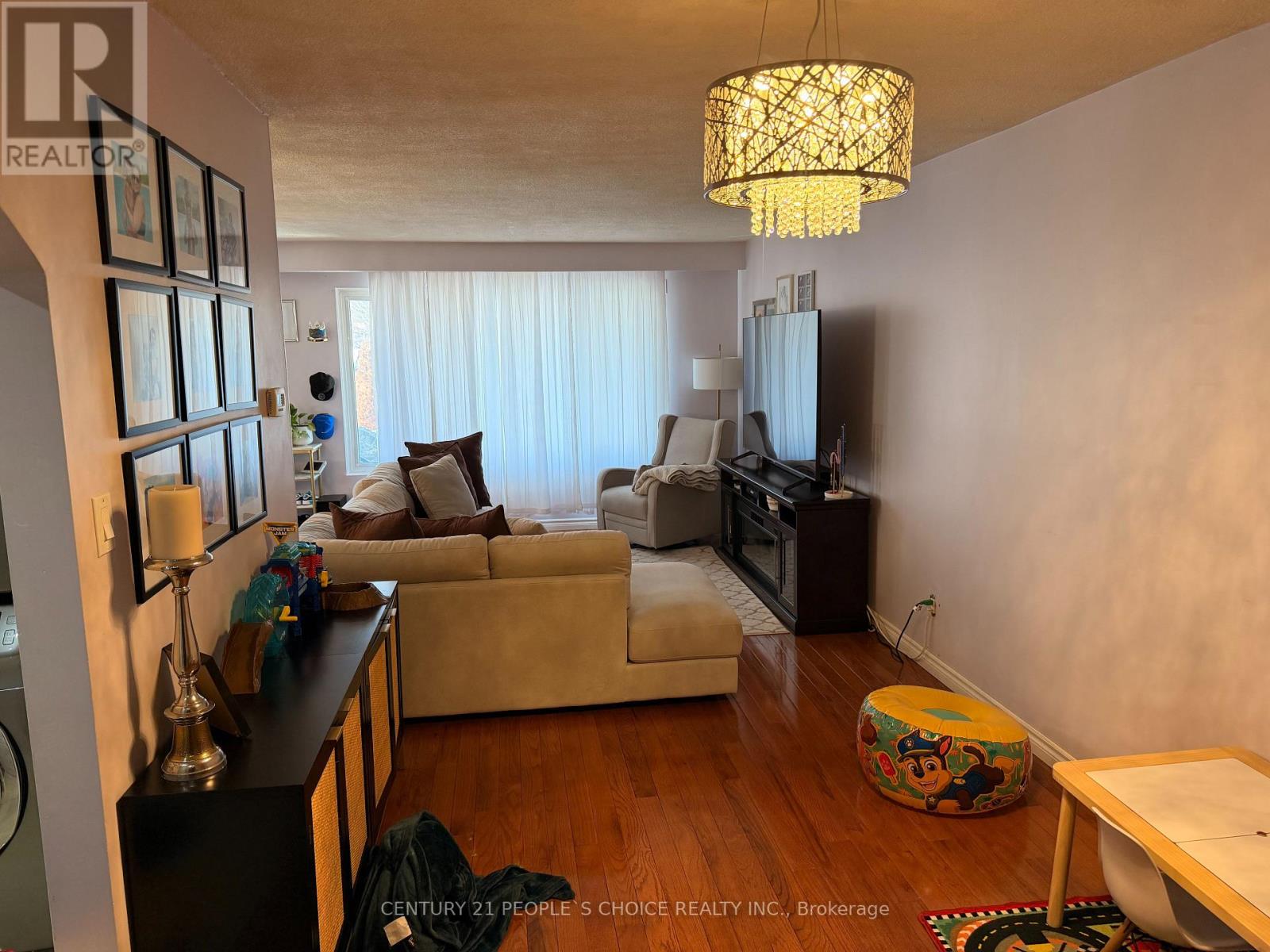 46 Abell Drive, Brampton (Madoc), Ontario  L6V 2V8 - Photo 6 - W12861464