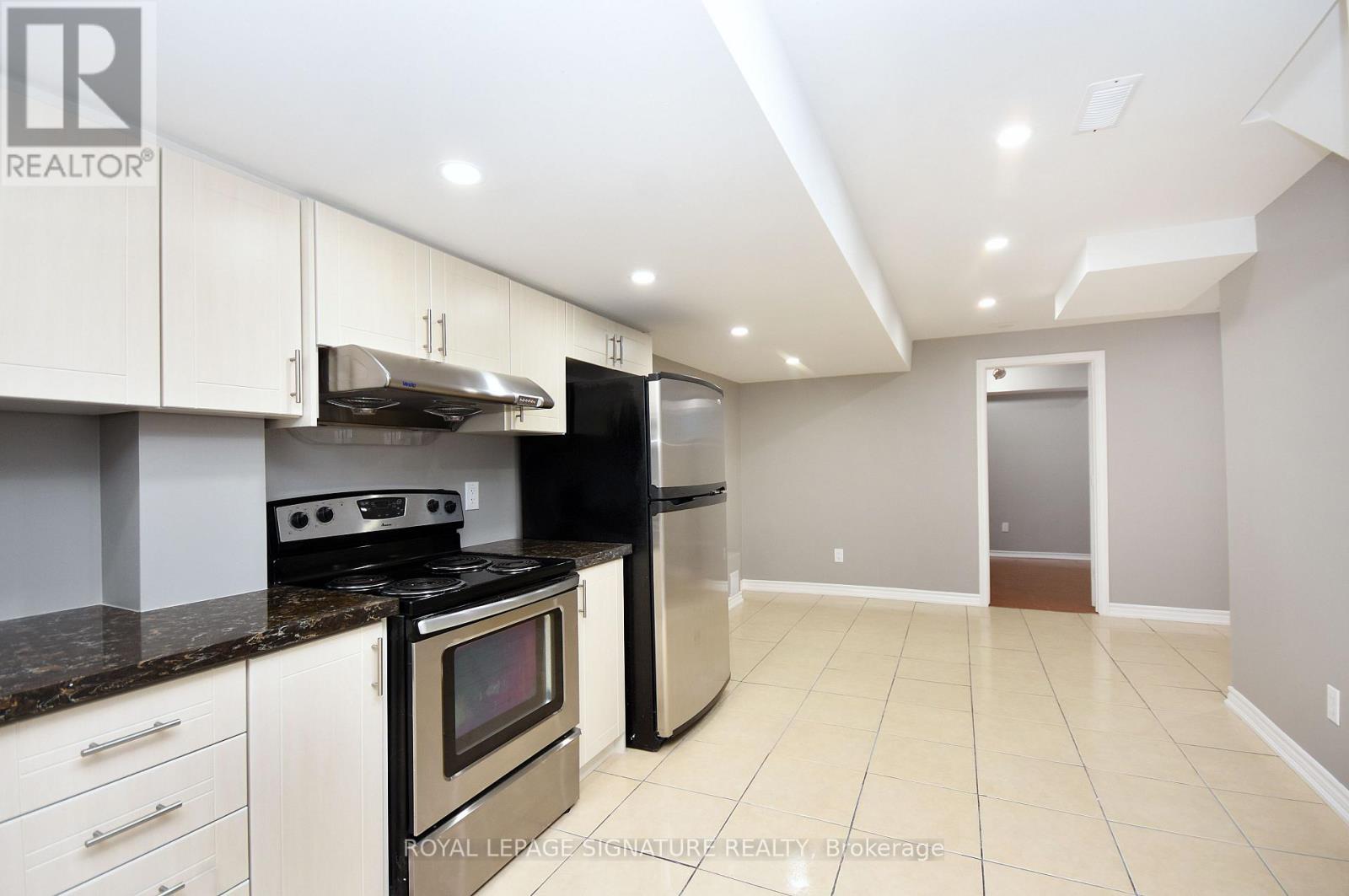 54 Palleschi Drive, Brampton (Bram East), Ontario  L6P 2R9 - Photo 14 - W12861486