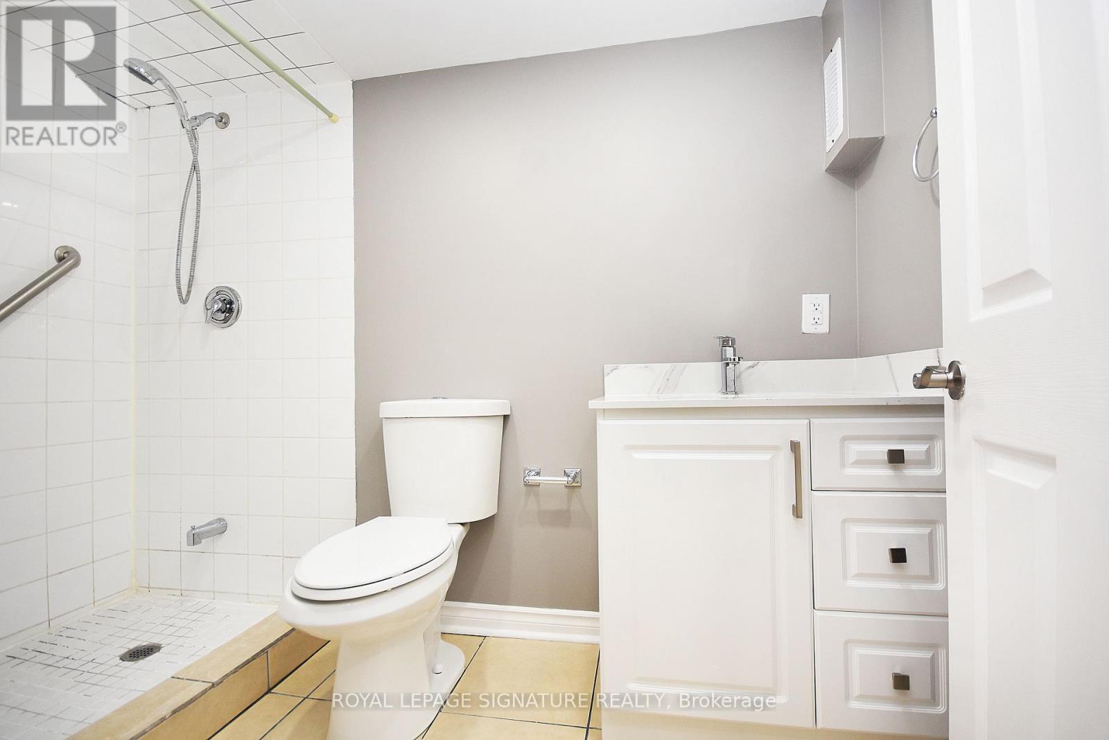 54 Palleschi Drive, Brampton (Bram East), Ontario  L6P 2R9 - Photo 23 - W12861486