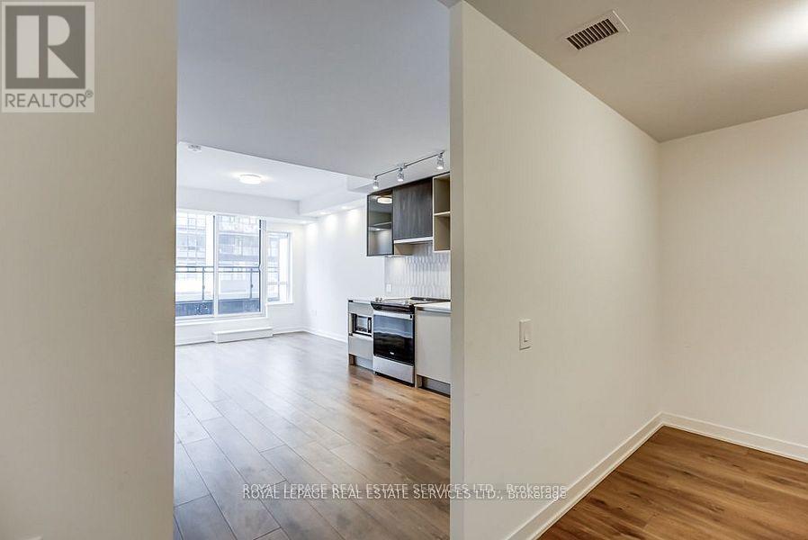 324 - 395 Dundas Street W, Oakville (Go Glenorchy), Ontario  L8M 4M2 - Photo 3 - W12861528