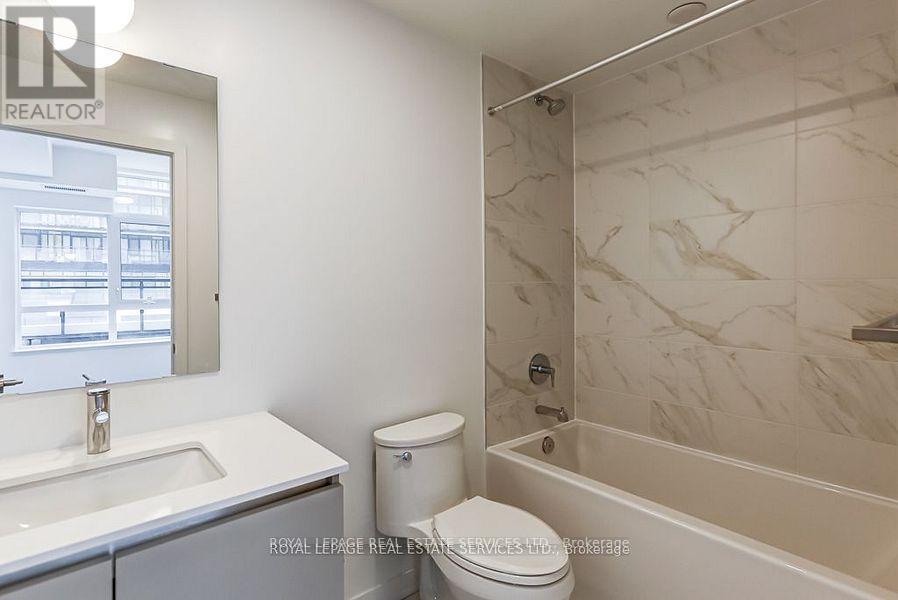 324 - 395 Dundas Street W, Oakville (Go Glenorchy), Ontario  L8M 4M2 - Photo 8 - W12861528