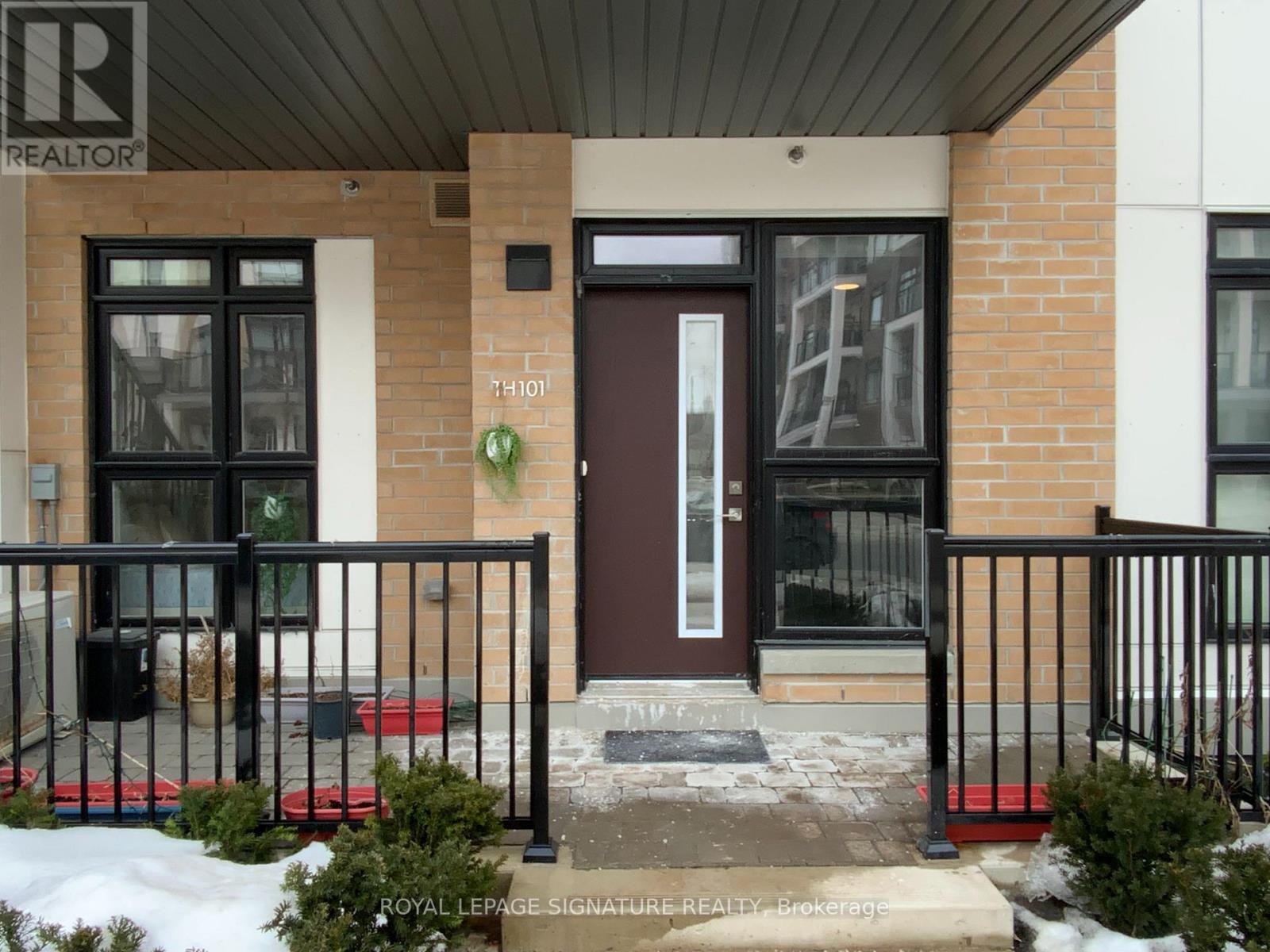 P101 - 145 Canon Jackson Drive, Toronto (Beechborough-Greenbrook), Ontario  M6M 0E1 - Photo 3 - W12861546