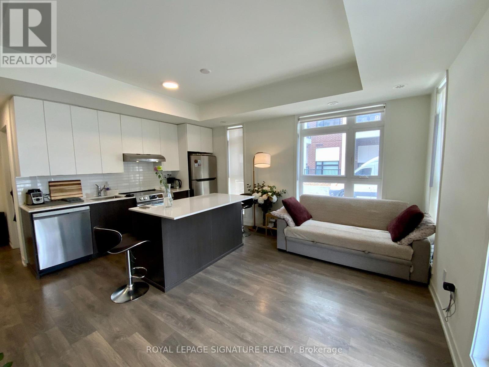 P101 - 145 Canon Jackson Drive, Toronto (Beechborough-Greenbrook), Ontario  M6M 0E1 - Photo 4 - W12861546