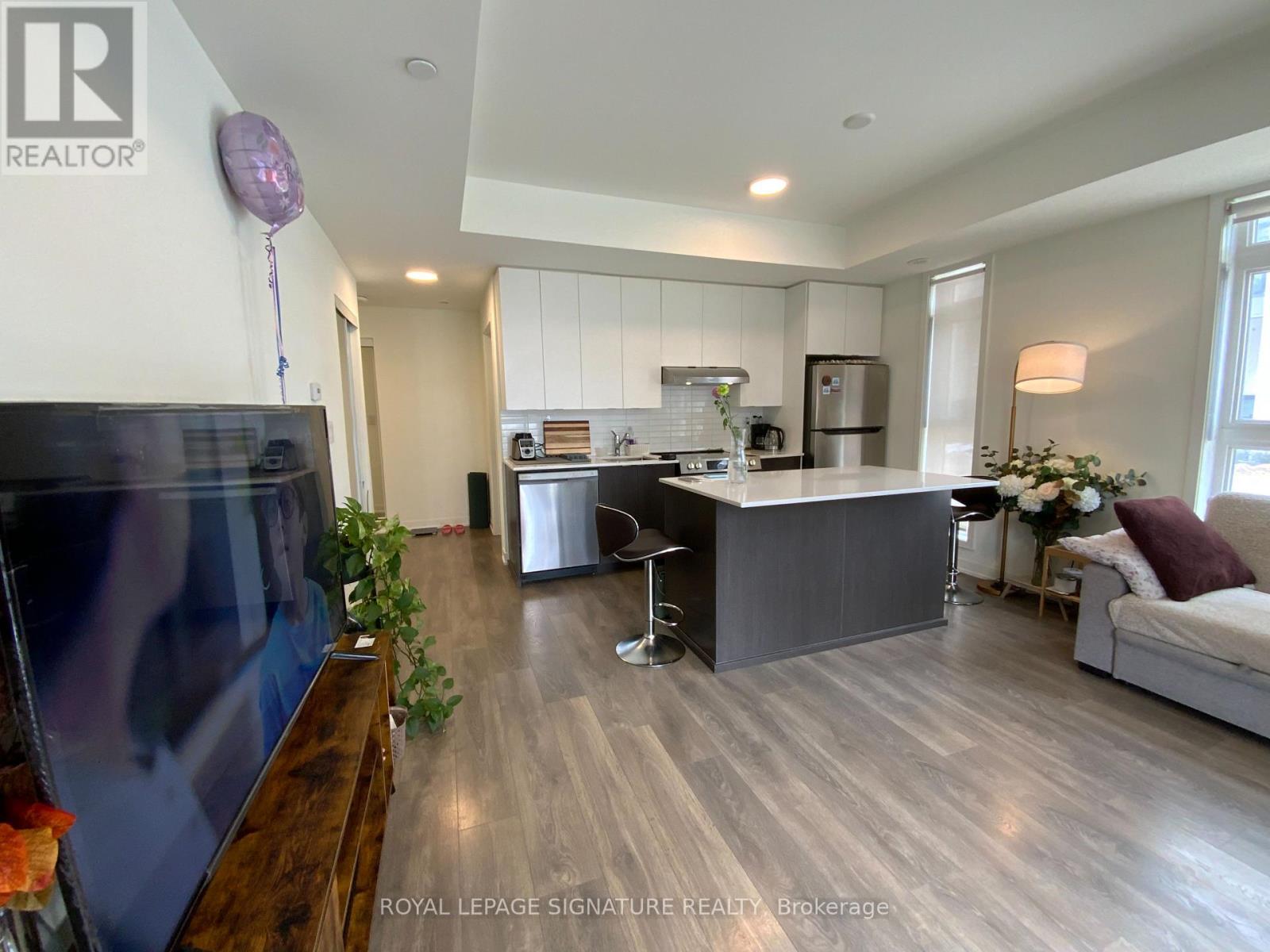 P101 - 145 Canon Jackson Drive, Toronto (Beechborough-Greenbrook), Ontario  M6M 0E1 - Photo 5 - W12861546