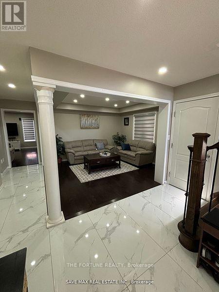 66 Seascape(Upper) Crescent, Brampton (Bram East), Ontario  L6P 3C5 - Photo 11 - W12861576