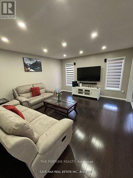 66 Seascape(Upper) Crescent, Brampton (Bram East), Ontario  L6P 3C5 - Photo 13 - W12861576