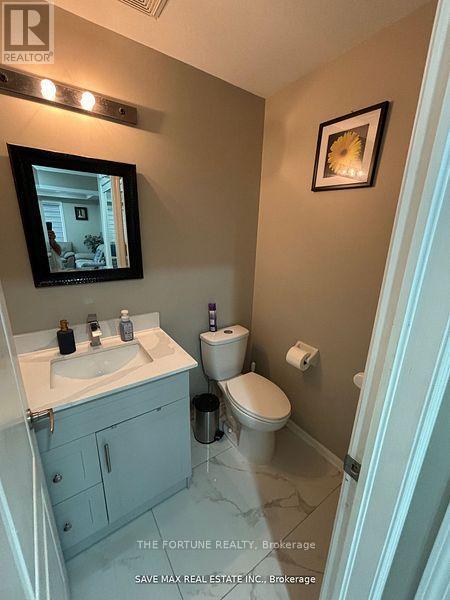 66 Seascape(Upper) Crescent, Brampton (Bram East), Ontario  L6P 3C5 - Photo 8 - W12861576