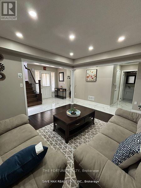 66 Seascape(Upper) Crescent, Brampton (Bram East), Ontario  L6P 3C5 - Photo 9 - W12861576