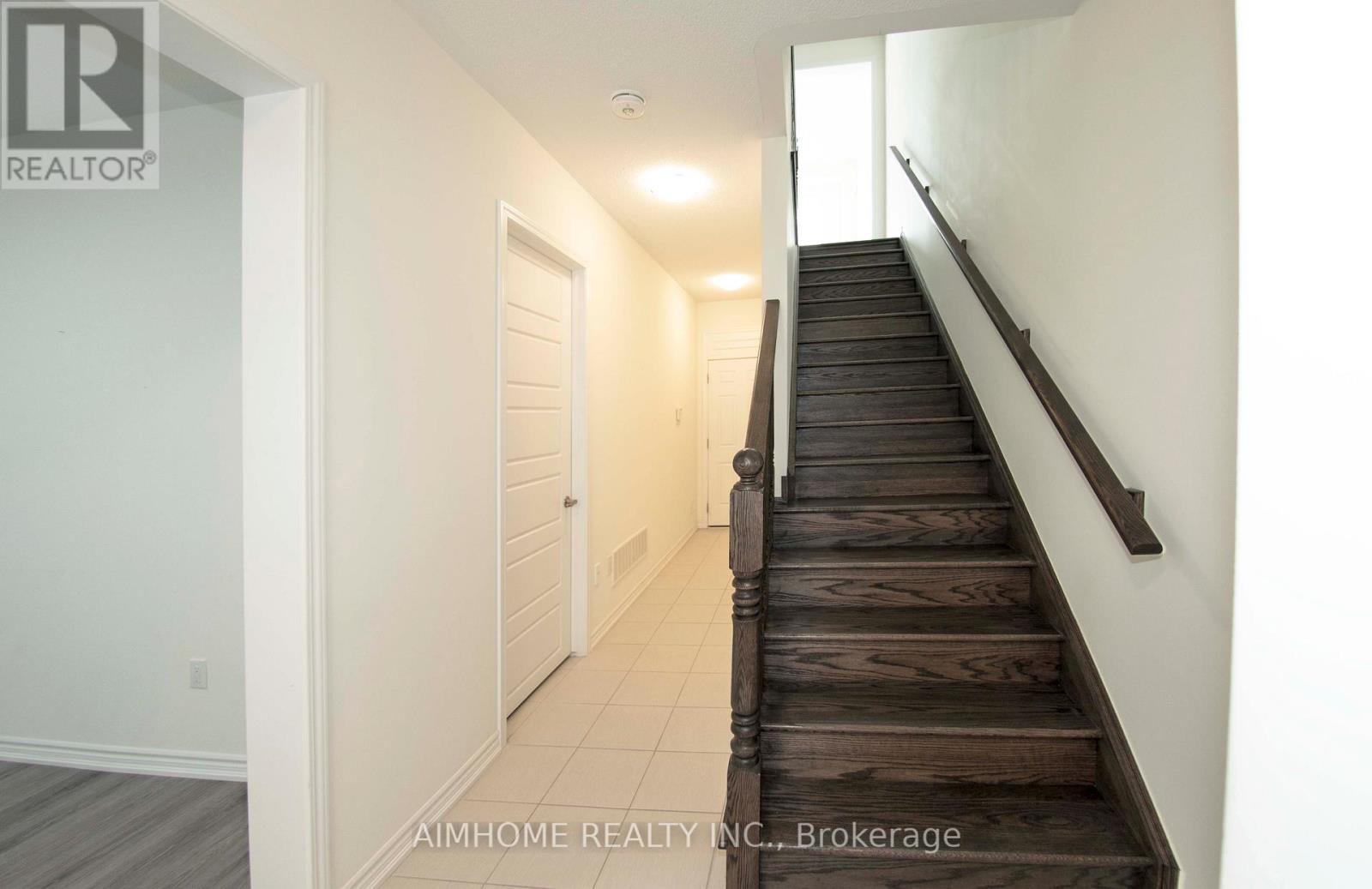 129 Stork Street, Oakville (Go Glenorchy), Ontario  L6H 0X8 - Photo 5 - W12861614