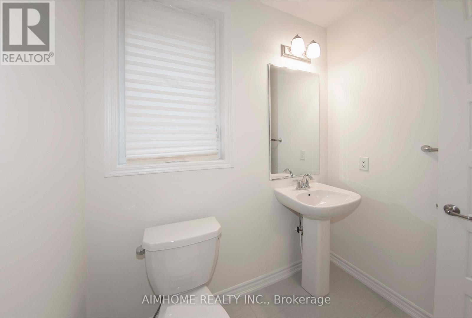 129 Stork Street, Oakville (Go Glenorchy), Ontario  L6H 0X8 - Photo 7 - W12861614