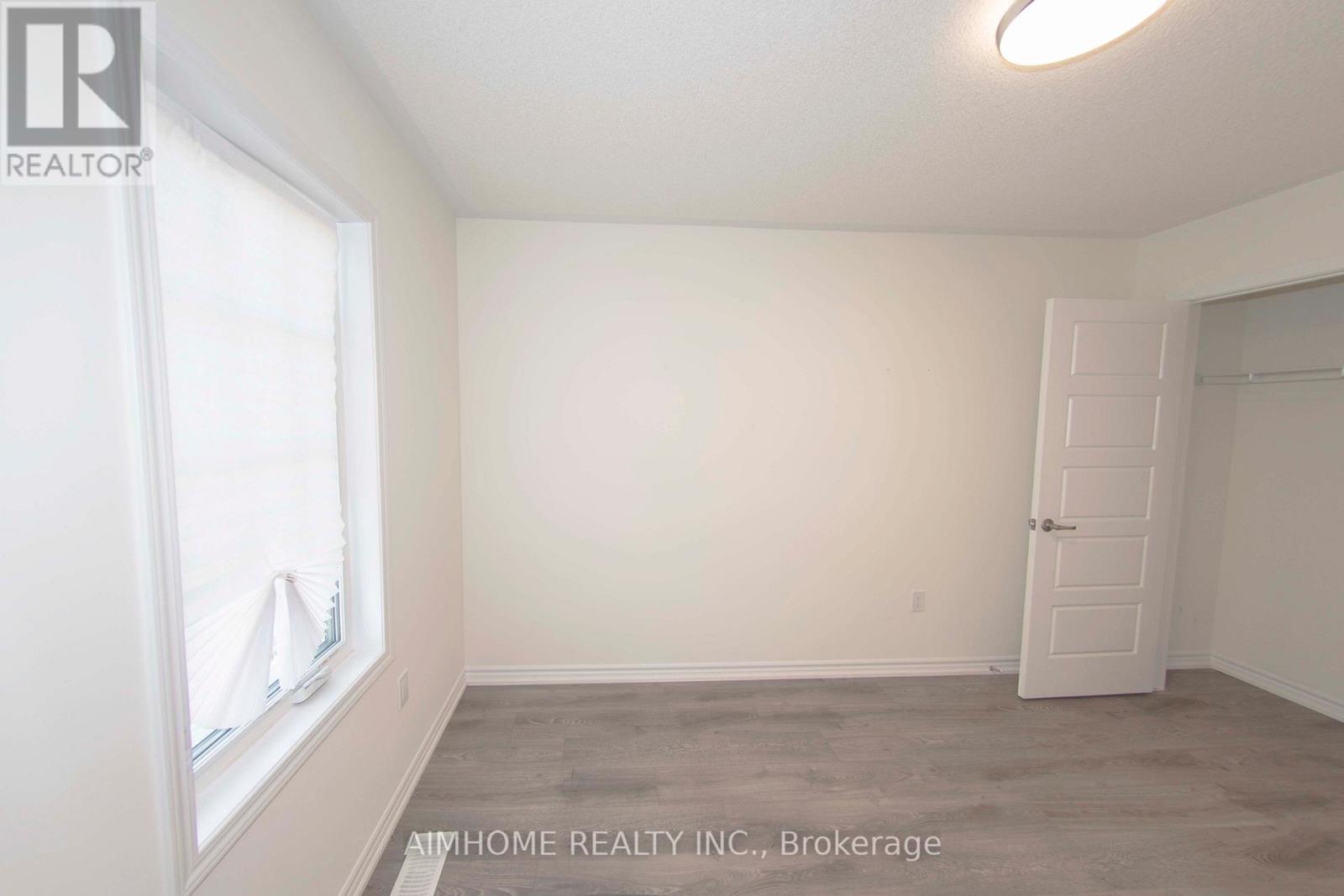 129 Stork Street, Oakville (Go Glenorchy), Ontario  L6H 0X8 - Photo 8 - W12861614