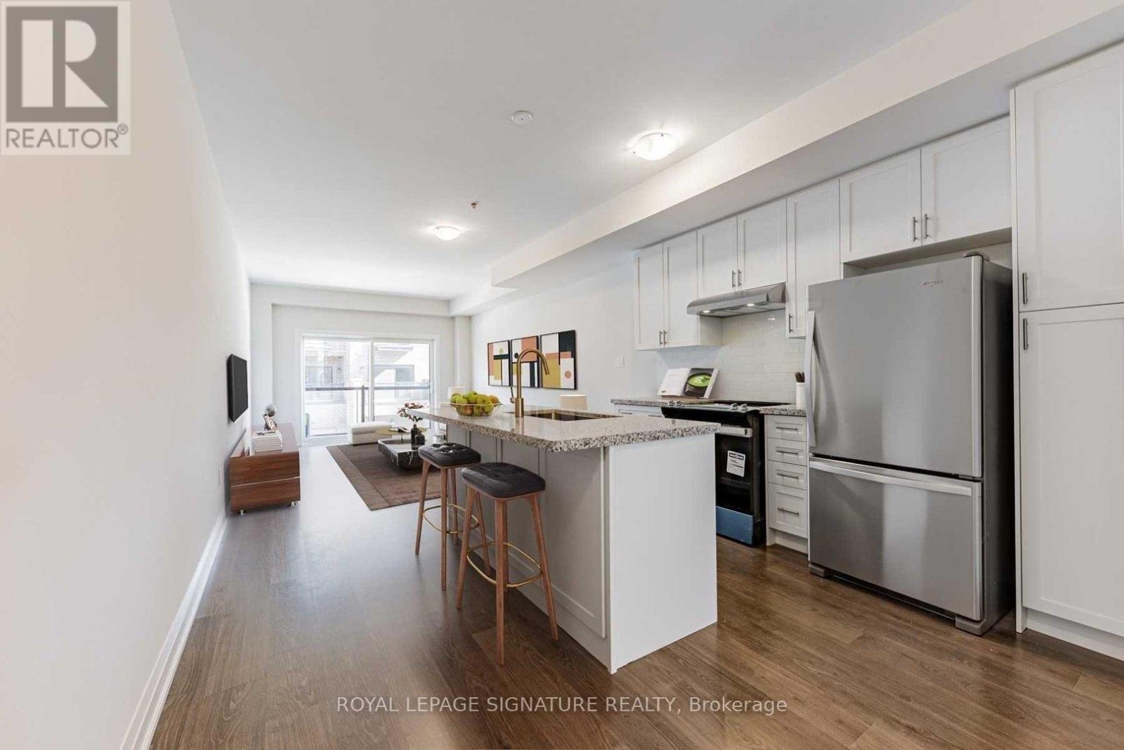 Upper - 61 Creekbank Road, Toronto (Rustic), Ontario  M6L 0A3 - Photo 3 - W12861644