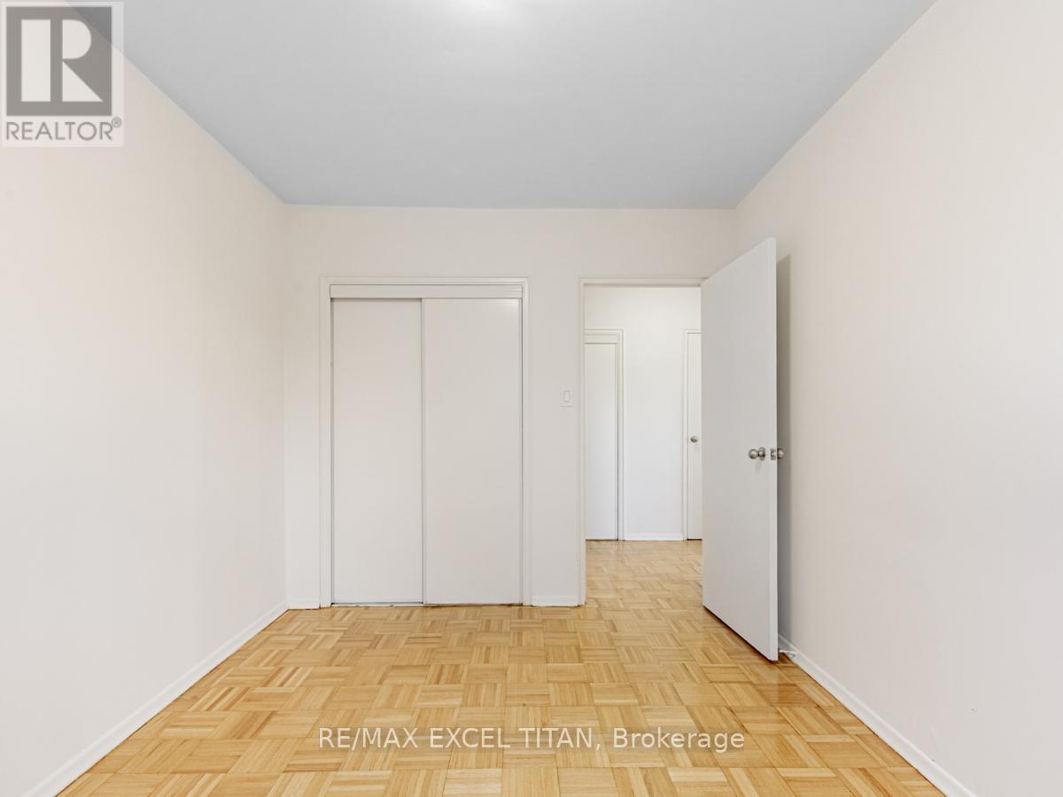 514 - 1524 Lawrence Avenue W, Toronto (Maple Leaf), Ontario  M6L 1B7 - Photo 13 - W12861646