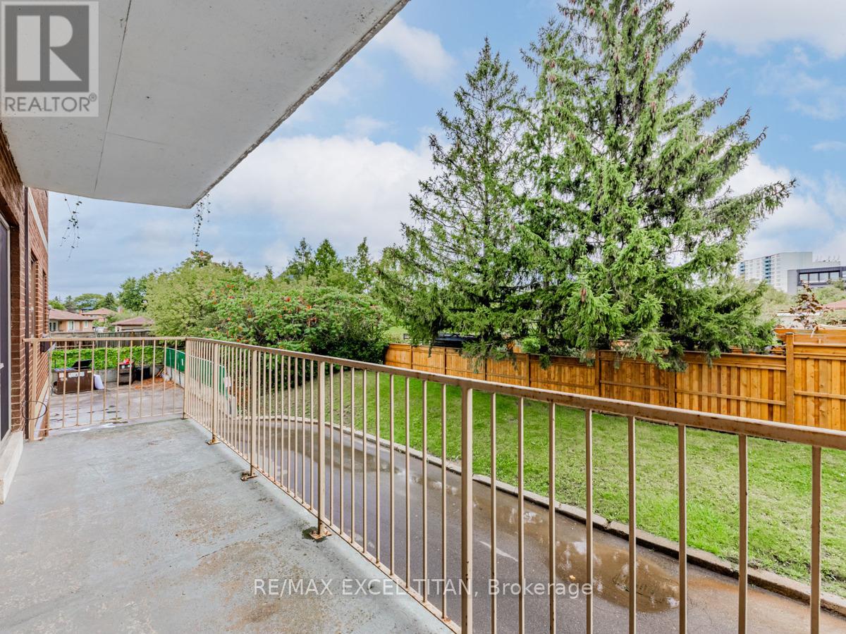 514 - 1524 Lawrence Avenue W, Toronto (Maple Leaf), Ontario  M6L 1B7 - Photo 17 - W12861646