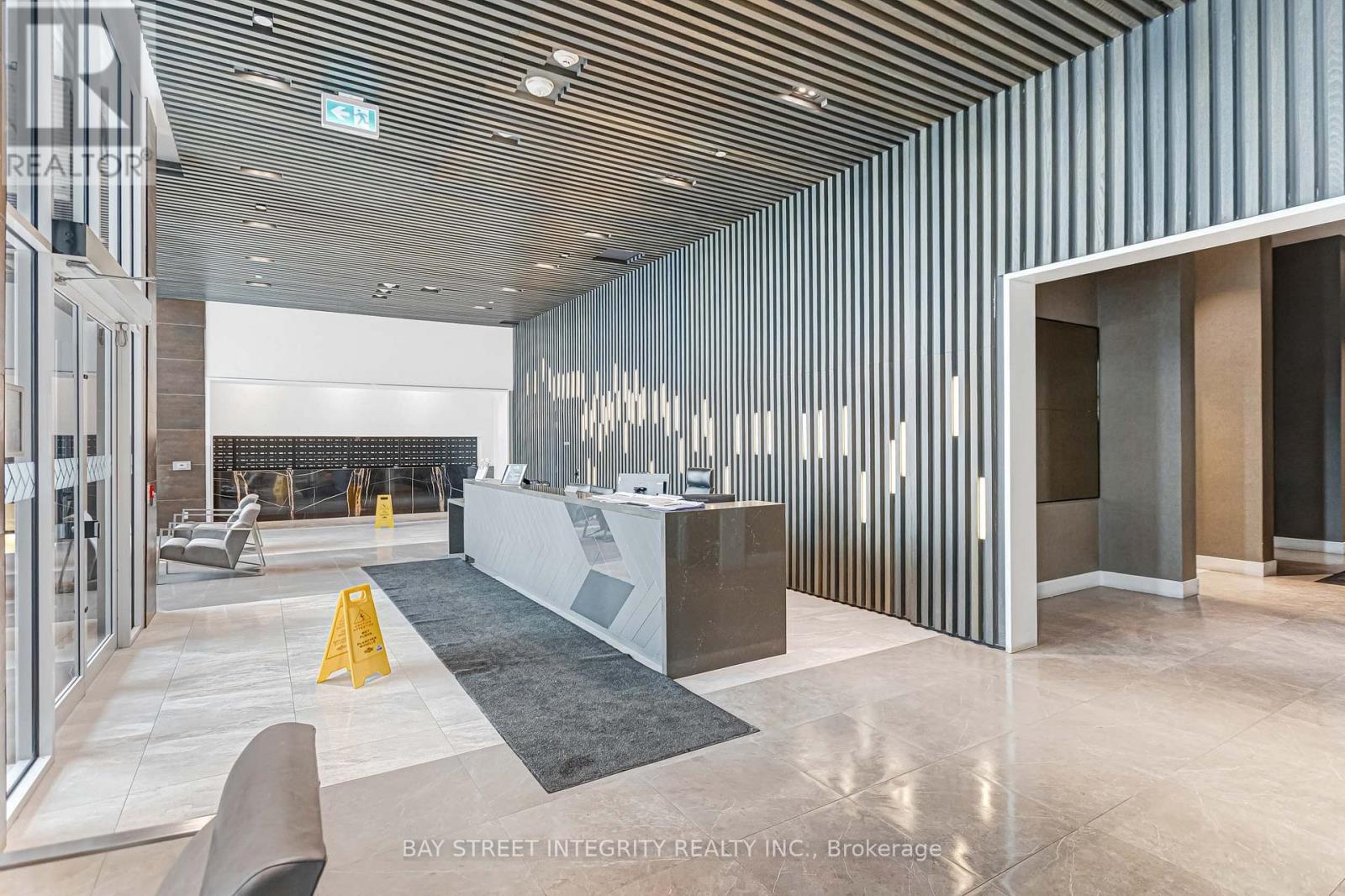 326 - 2485 Taunton Road, Oakville (Ro River Oaks), Ontario  L6H 3R8 - Photo 4 - W12861658