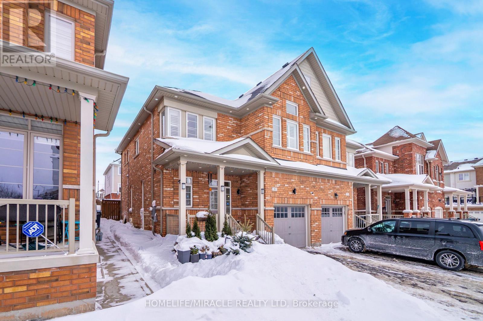9 Baby Pointe Trail, Brampton (Northwest Brampton), Ontario  L7A 0W1 - Photo 2 - W12861714