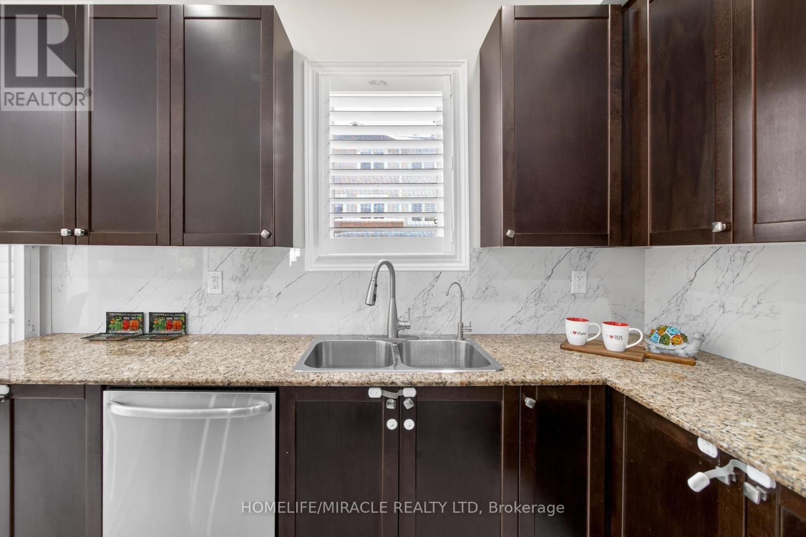 9 Baby Pointe Trail, Brampton (Northwest Brampton), Ontario  L7A 0W1 - Photo 20 - W12861714