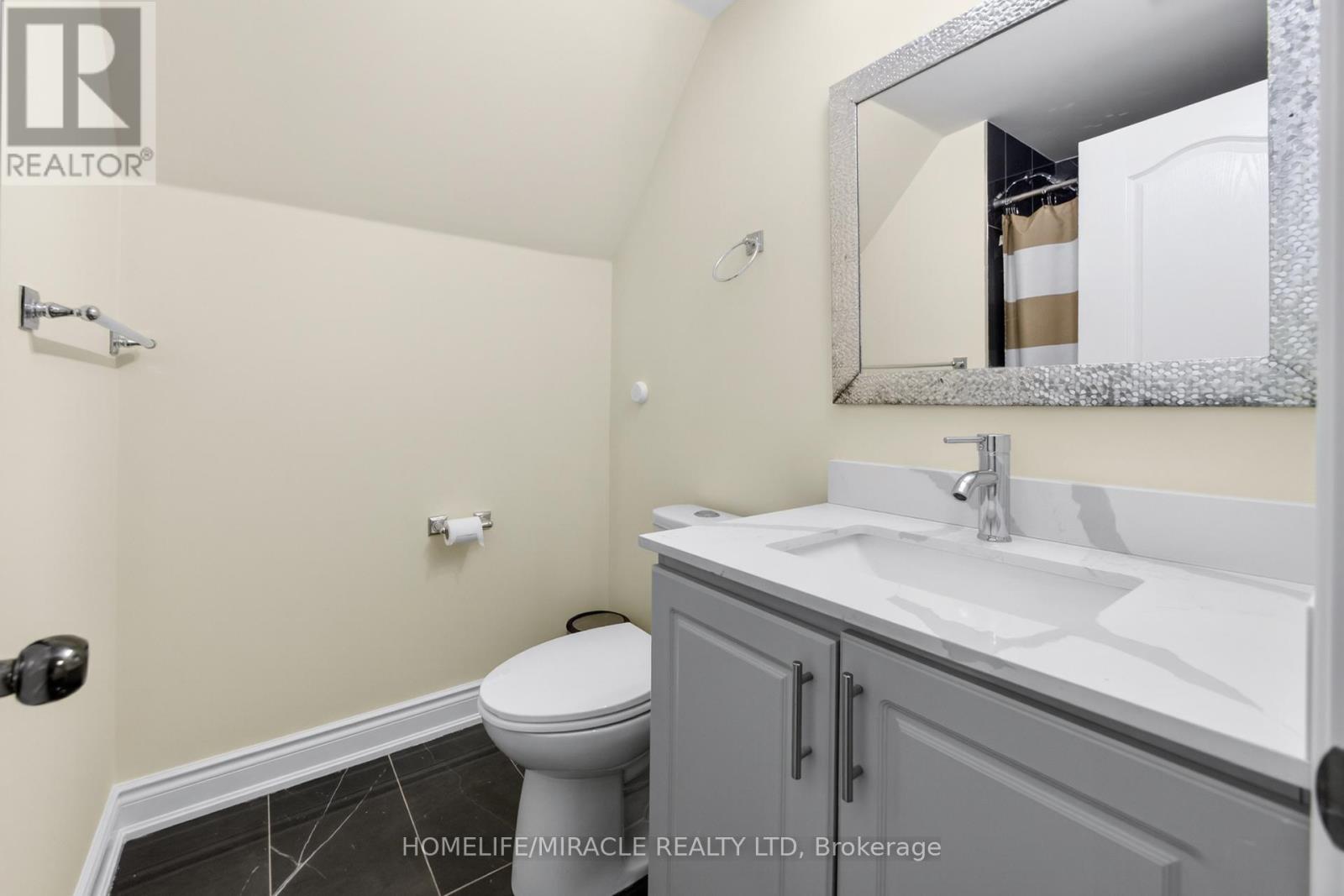 9 Baby Pointe Trail, Brampton (Northwest Brampton), Ontario  L7A 0W1 - Photo 42 - W12861714