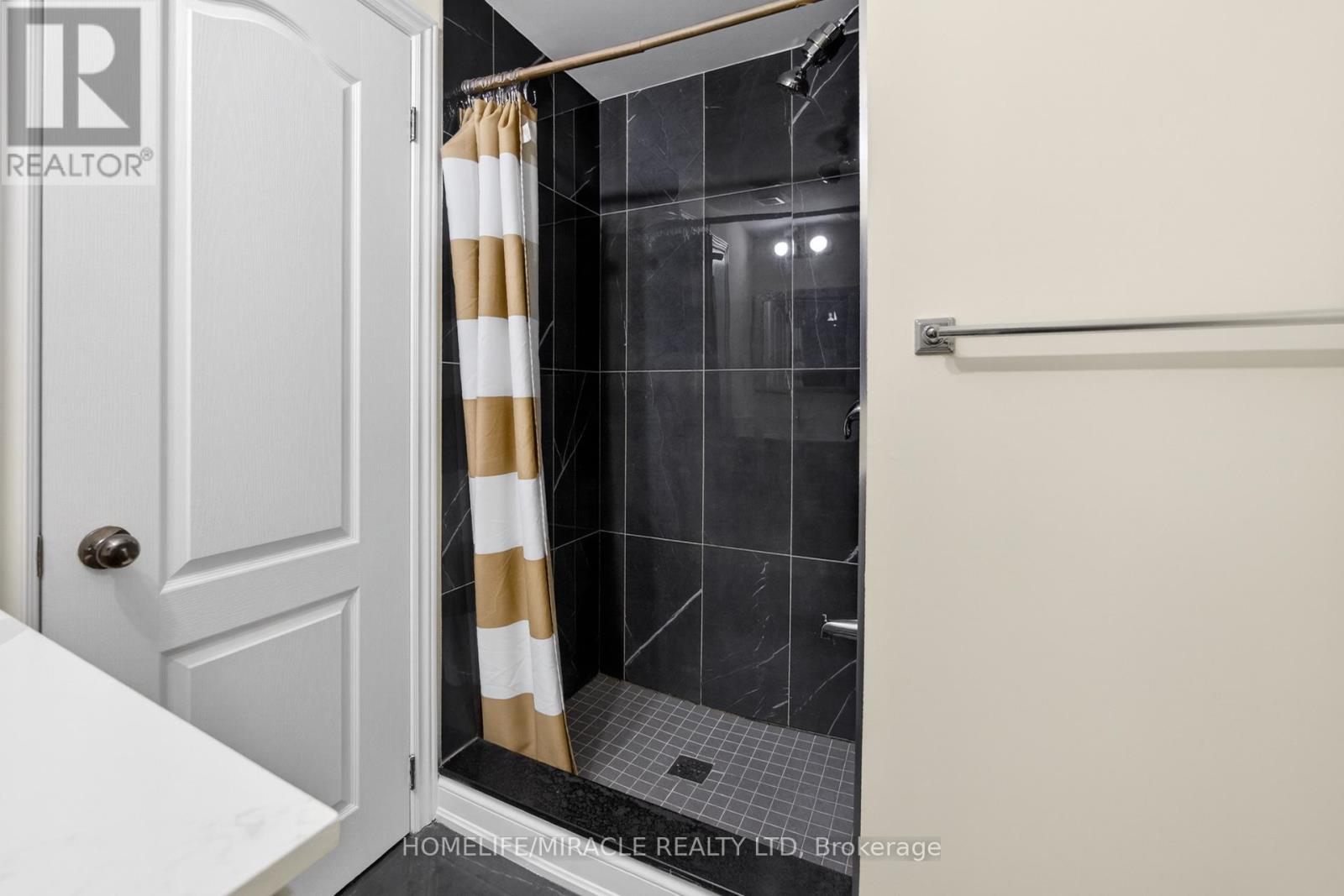 9 Baby Pointe Trail, Brampton (Northwest Brampton), Ontario  L7A 0W1 - Photo 43 - W12861714