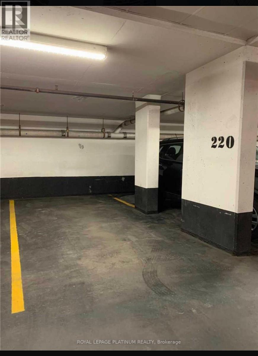 405 - 33 Elm Drive W, Mississauga (City Centre), Ontario  L5B 4M2 - Photo 11 - W12861762