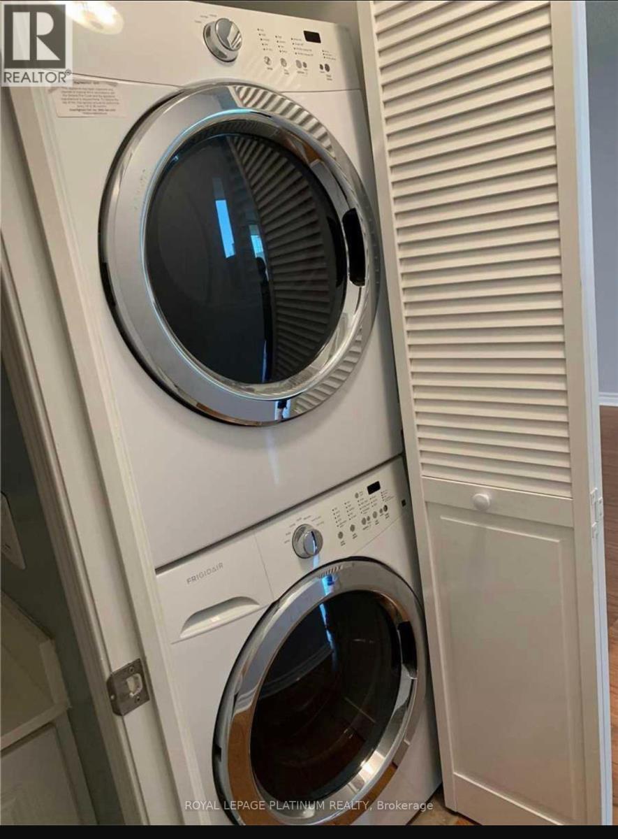 405 - 33 Elm Drive W, Mississauga (City Centre), Ontario  L5B 4M2 - Photo 12 - W12861762