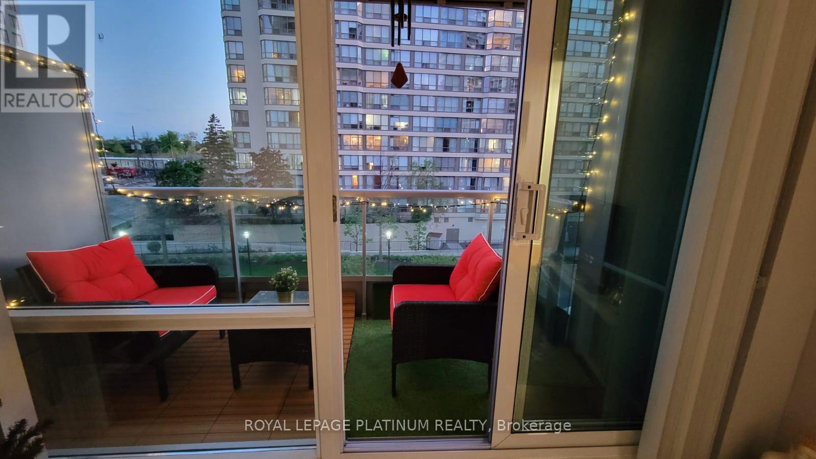 405 - 33 Elm Drive W, Mississauga (City Centre), Ontario  L5B 4M2 - Photo 4 - W12861762