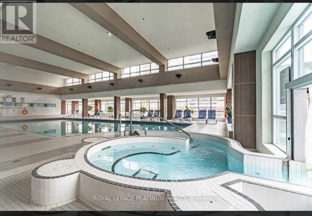 405 - 33 Elm Drive W, Mississauga (City Centre), Ontario  L5B 4M2 - Photo 7 - W12861762