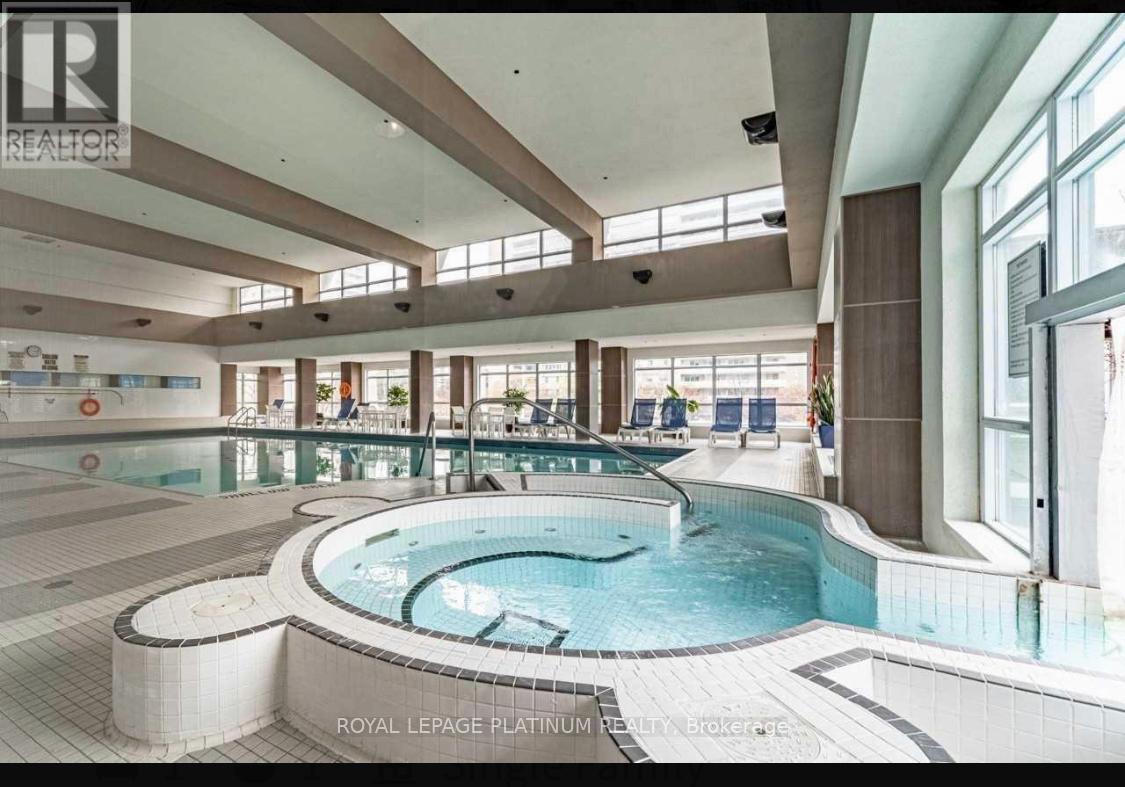 405 - 33 Elm Drive W, Mississauga (City Centre), Ontario  L5B 4M2 - Photo 9 - W12861762