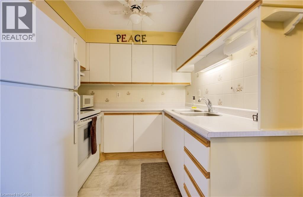 225 Harvard Place Unit# 911, Waterloo, Ontario  N2J 4H4 - Photo 11 - 40806679