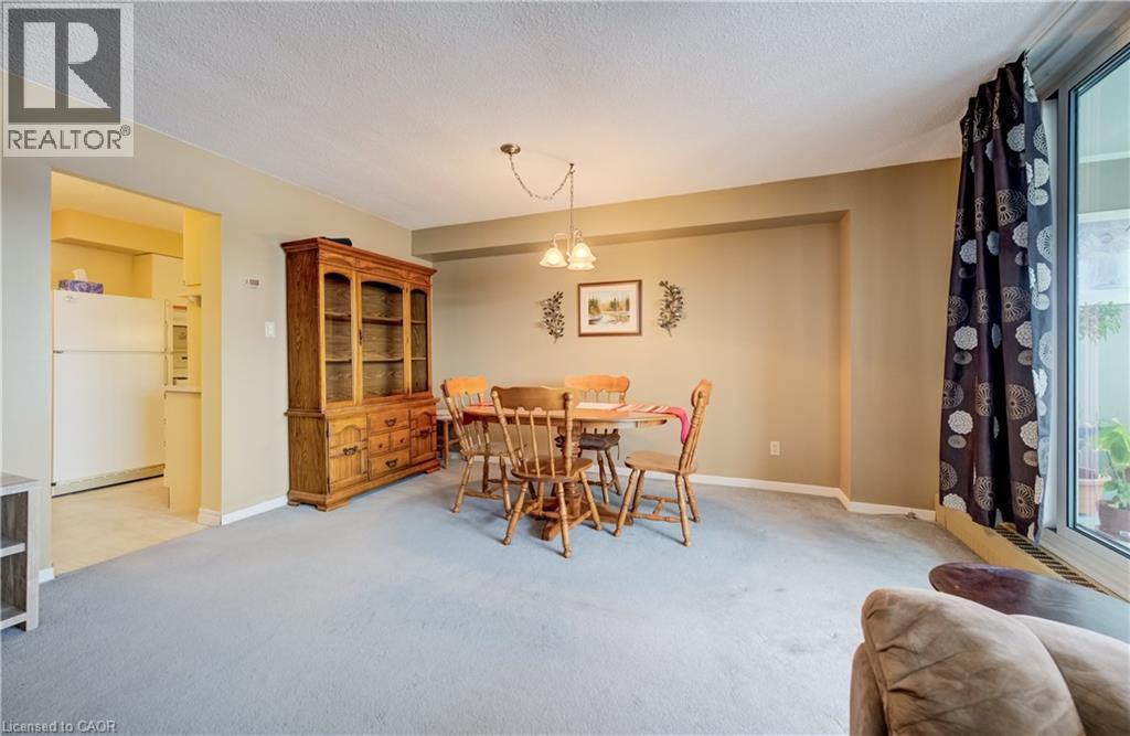 225 Harvard Place Unit# 911, Waterloo, Ontario  N2J 4H4 - Photo 6 - 40806679