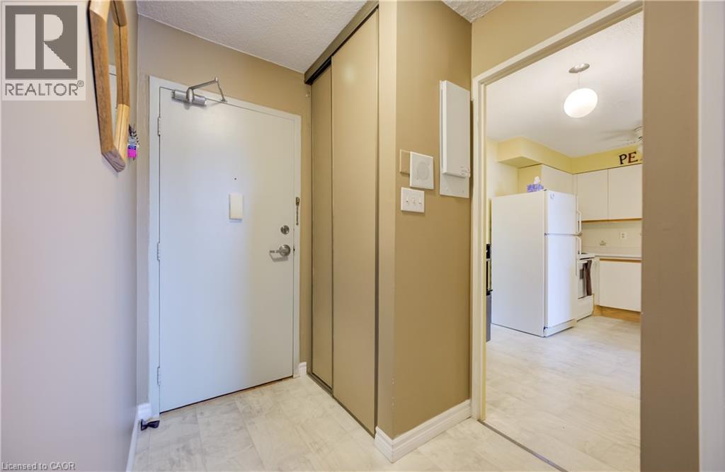 225 Harvard Place Unit# 911, Waterloo, Ontario  N2J 4H4 - Photo 18 - 40806679