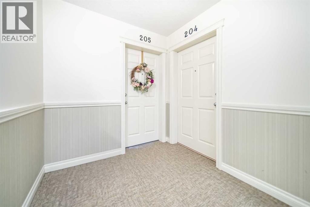 205, 4 Hemlock Crescent Sw, Calgary, Alberta  T3C 2Z1 - Photo 6 - A2287197