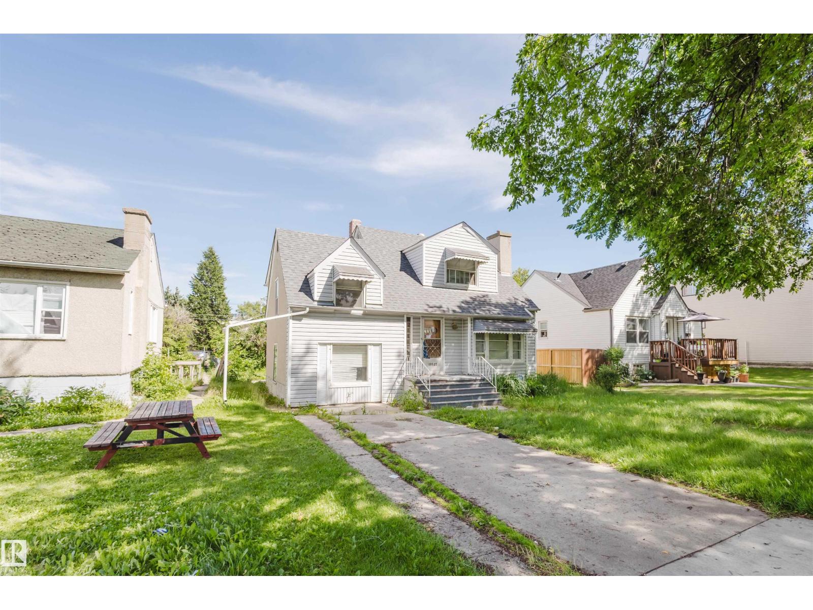 10827 111 St Nw, Edmonton, Alberta  T5H 3G5 - Photo 2 - E4476224