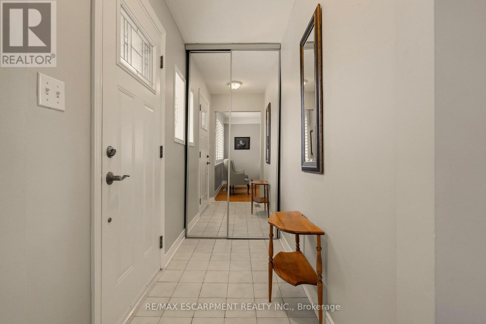 51 Westwood Avenue, Hamilton (Ainslie Wood), Ontario  L8S 2A7 - Photo 3 - X12861544