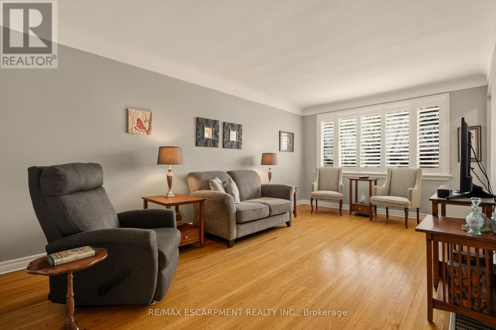 51 Westwood Avenue, Hamilton (Ainslie Wood), Ontario  L8S 2A7 - Photo 6 - X12861544