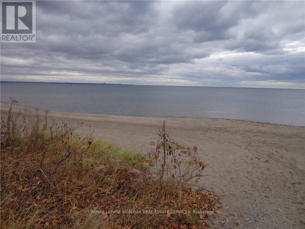 562 Beach Boulevard, Hamilton (Hamilton Beach), Ontario  L8H 6X6 - Photo 25 - X12861608