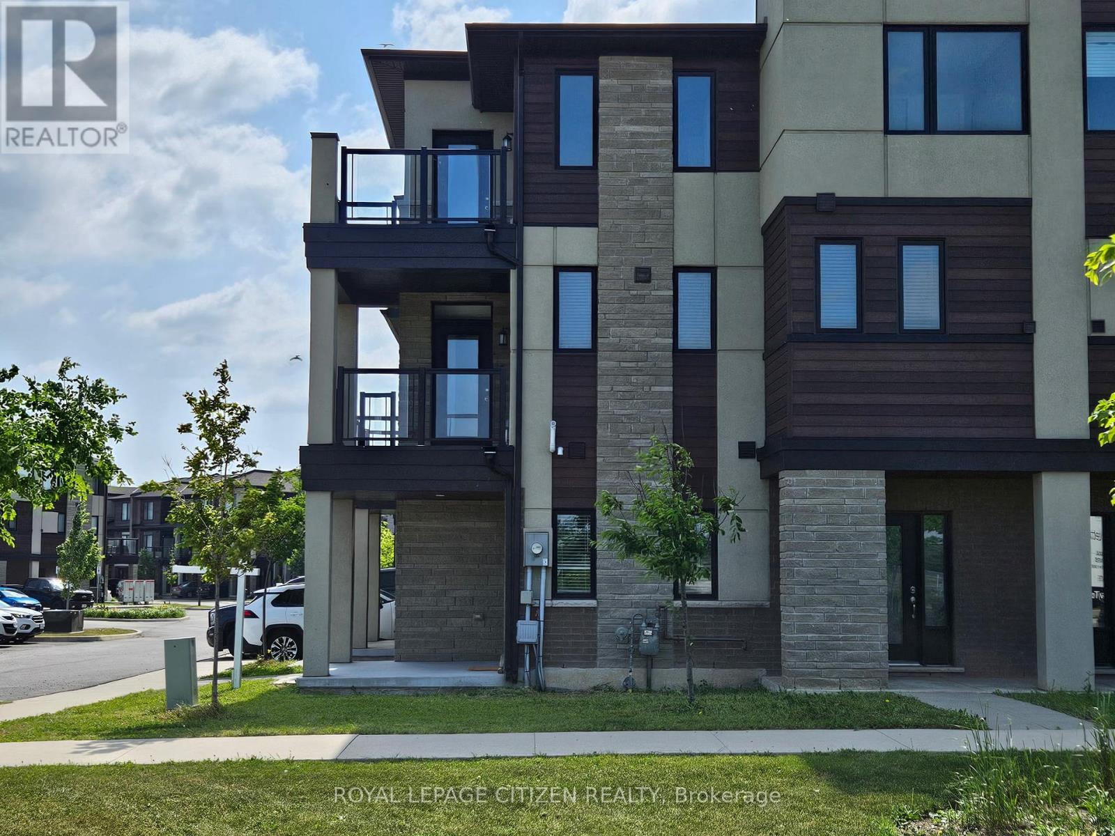 102 - 590 N SERVICE ROAD E, hamilton (lakeshore), Ontario