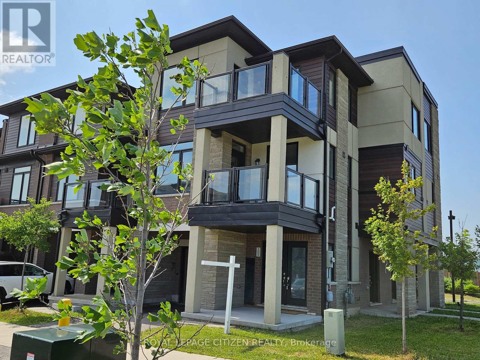 102 - 590 N Service Road E, Hamilton (Lakeshore), Ontario  L8E 0K5 - Photo 2 - X12861638